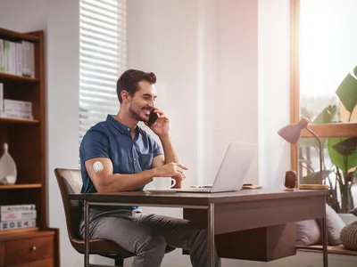 Sistem de monitorizare glucozei 24 ore - transmitator date