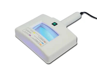 Lampa Wood dermatologie