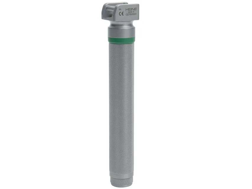 Maner heine slim pediatric led 2.5v cu reincarcare. baterie