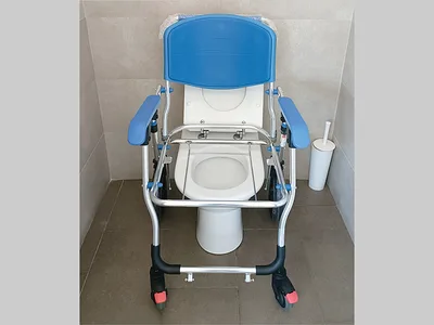 Scaun toaletă pliant tip cărucior