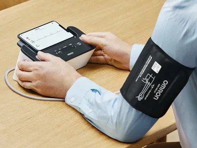 OMRON COMPLETE B.P.M.+ ECG HEM-7350T